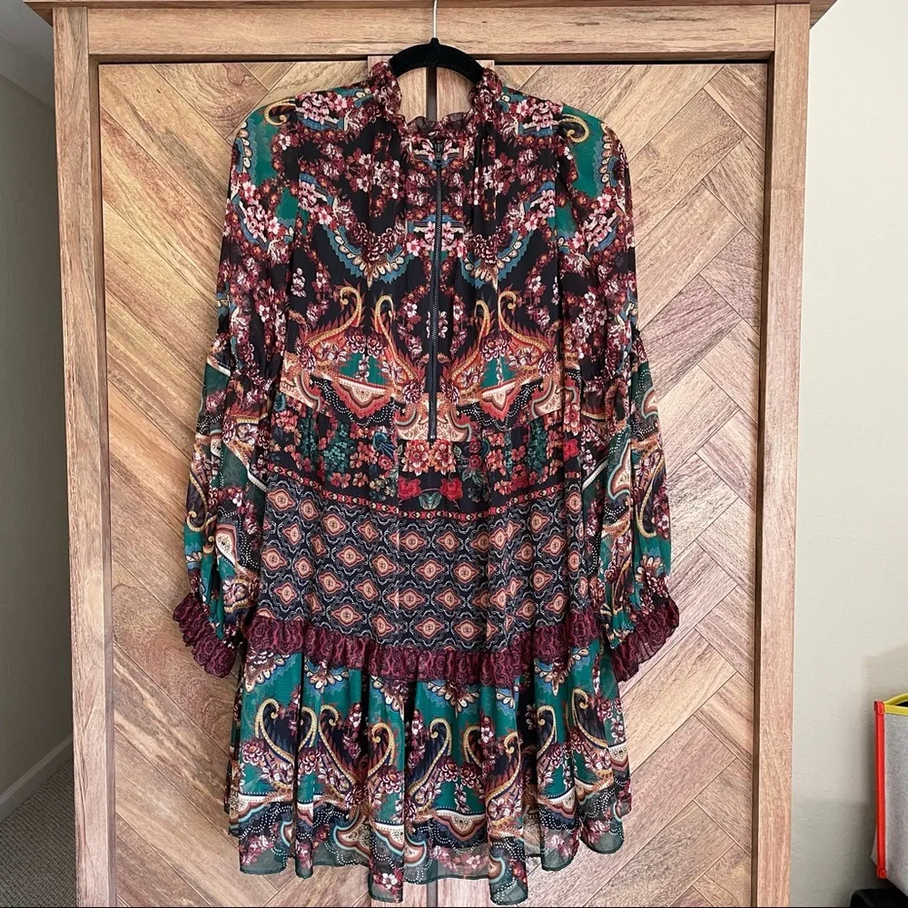 SOLD 🛍️Alice + Olivia Marella Mock Neck Dress - Picture 5 of 8